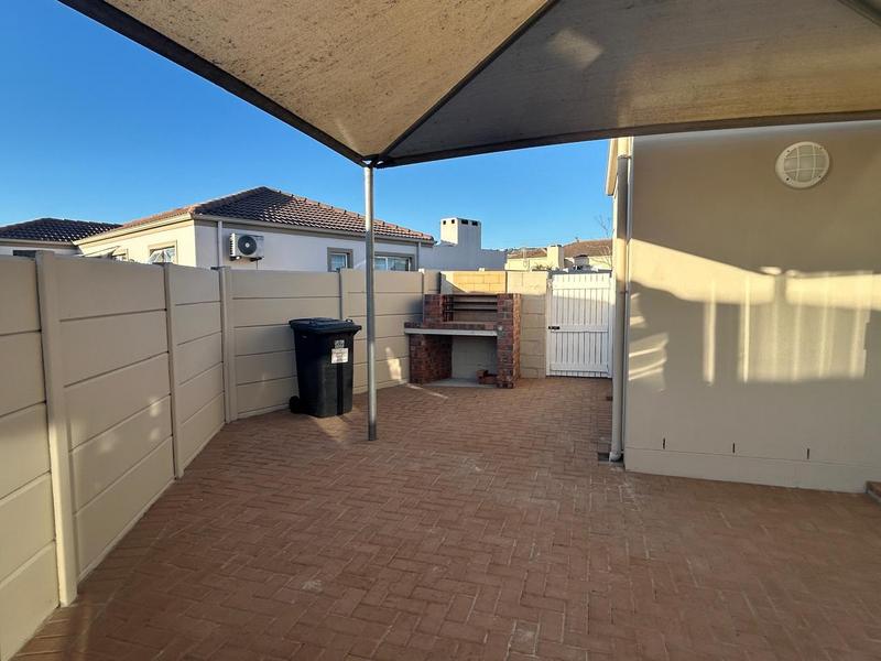 To Let 3 Bedroom Property for Rent in Eikenbosch Western Cape